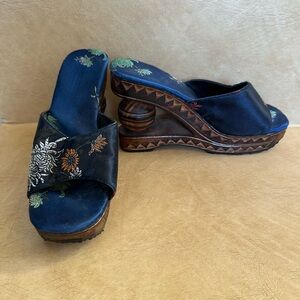 SIZE 5 beautiful shoes with carved wood sole from Bali